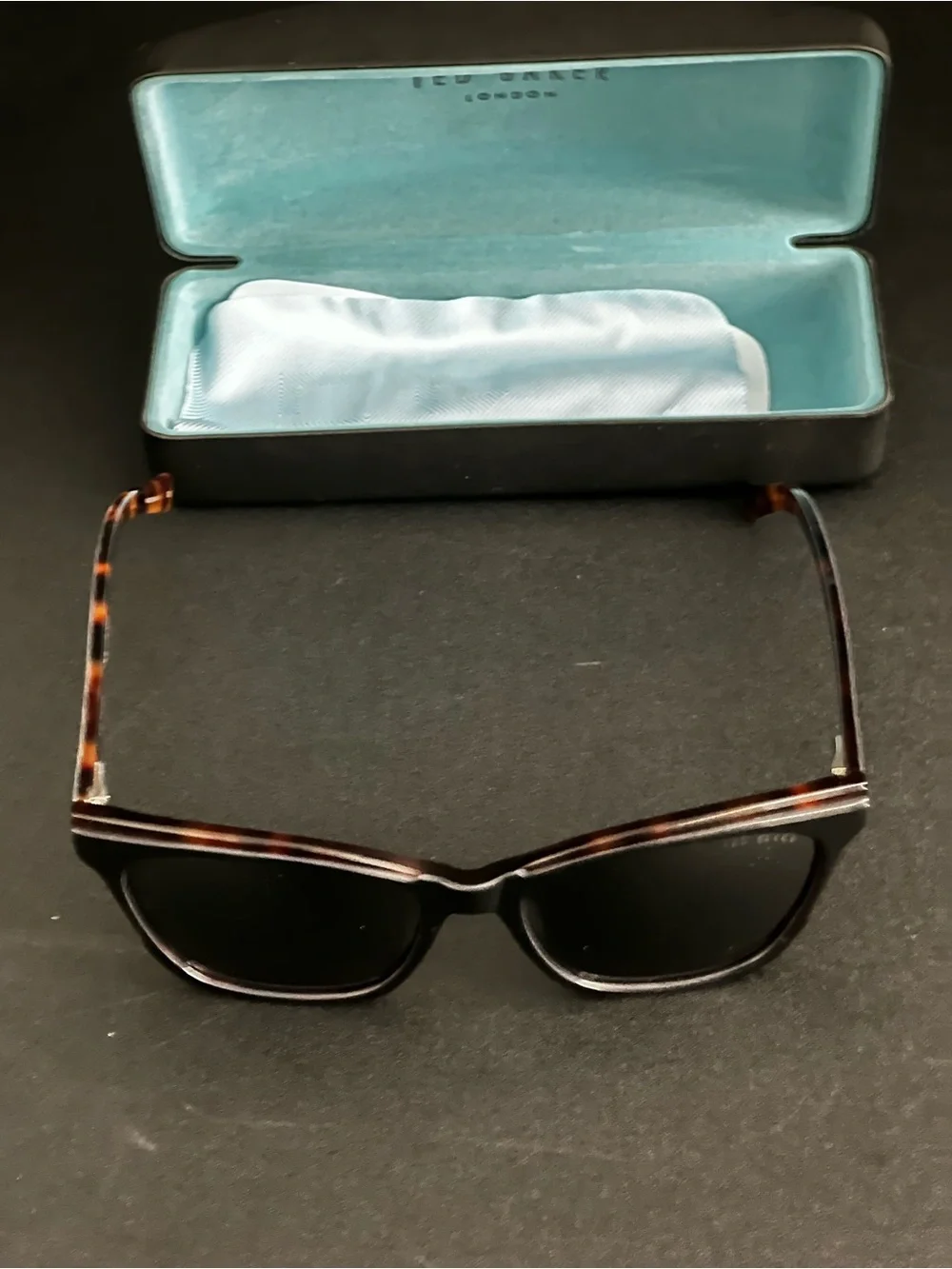 NWT Ted Baker Black Tortoise Polarized Sunglasses with Case